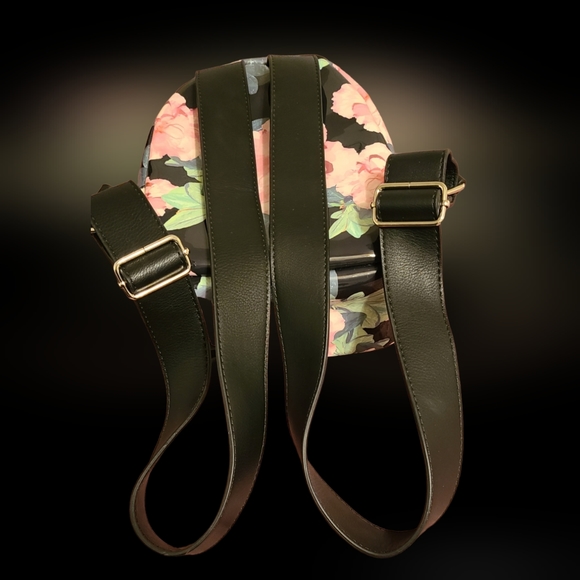 Betsey Johnson Travel Back Pack - Picture 12 of 16